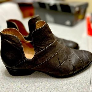 Women’s leather booties